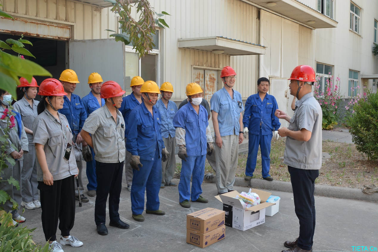 凝心聚力鼓干勁，絲絲清涼沁人心