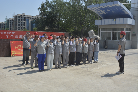 開封鐵塔橡膠開展安全宣傳咨詢日活動